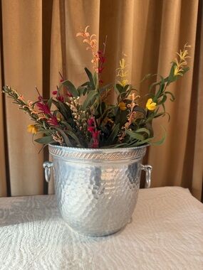 Vintage Silver Plated Hammered Aluminum Ice Bucket | Barware | Decor